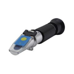 Hand refractometer, 0-20% Brix, ATC, built-in LED 